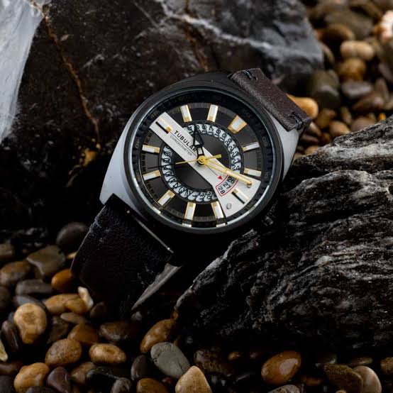 Tubular watch