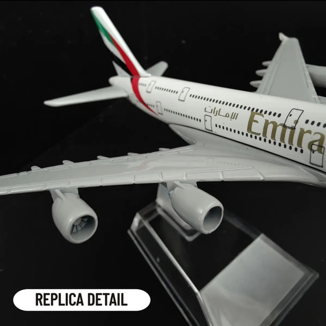 Model Aircraft Metal Replica Airplane Emirates A380 Aviation Plane for Gift Show piece (1:450)