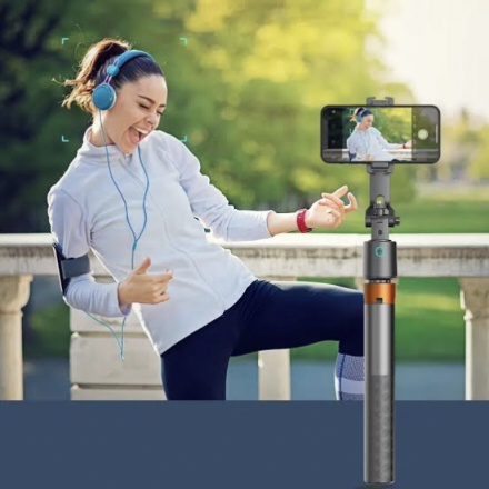 Q13 Selfie Stick Tripod with Wireless Remote Control Smart Auto AI Tracking Stabilizer